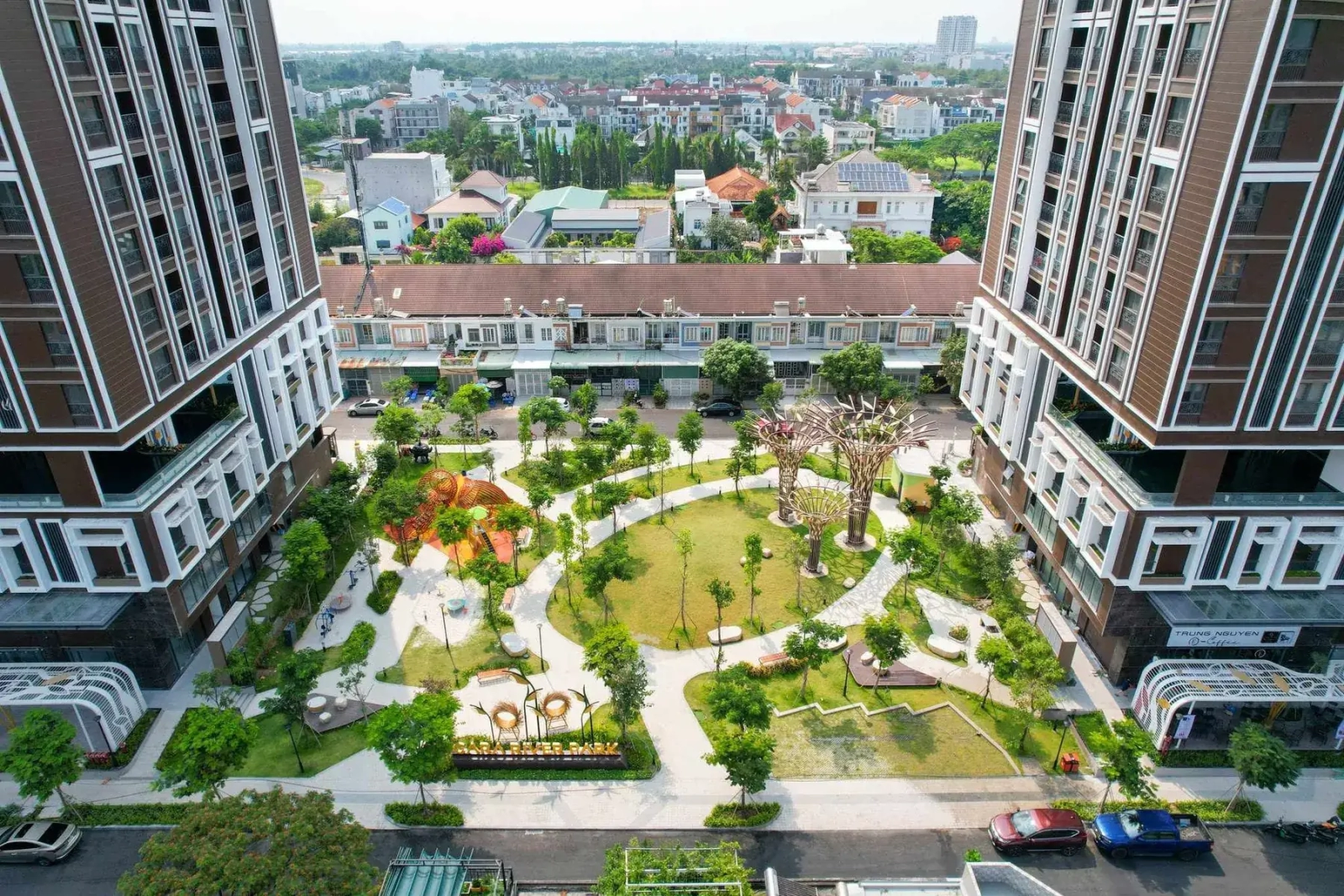 Công viên giữa hai tháp Cara River Park