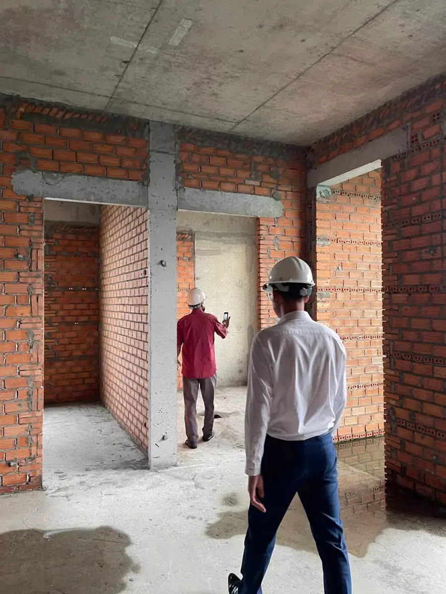 Tham quan căn hộ thô tại công trường Central Home